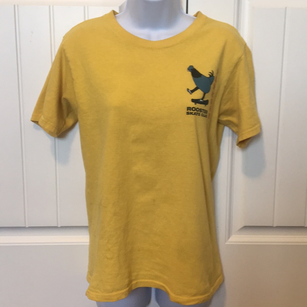 yellow men’s teeshirt